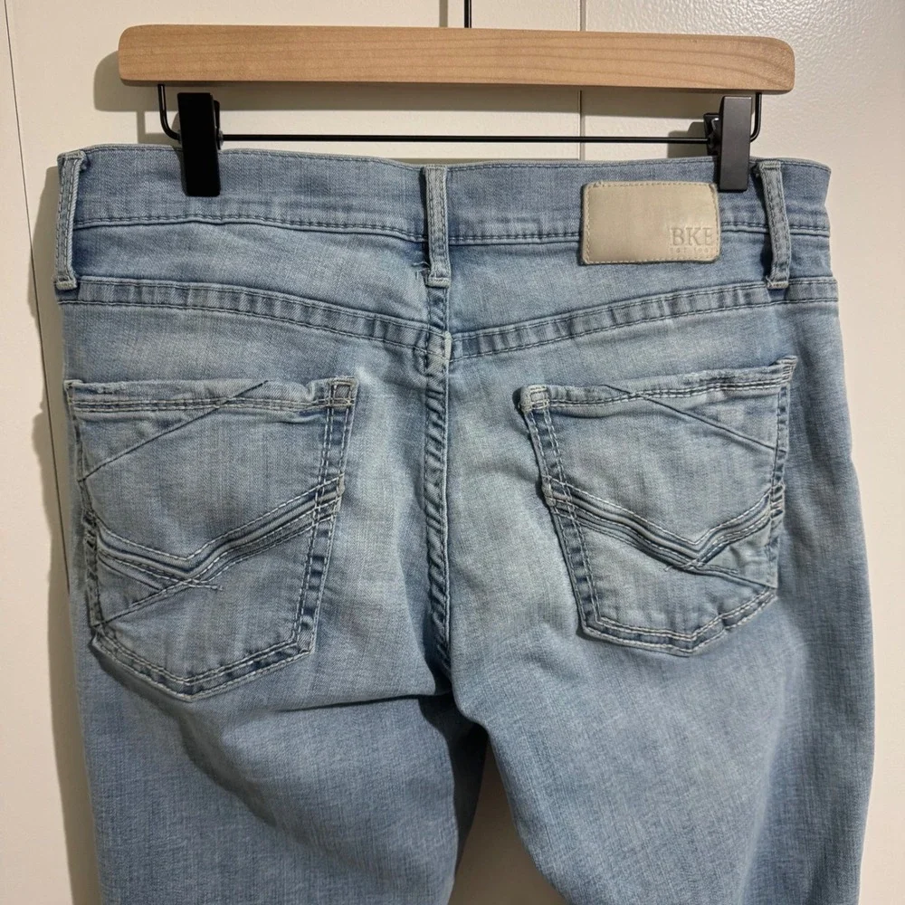 BKE Jake Straight Jeans Mens 34x30 Light Wash Coolmax Stretch ABS16387